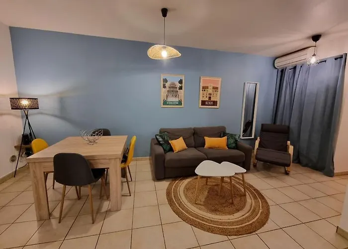 Agreable Avec 2 Places De Parking Dans Le Garage Διαμέρισμα