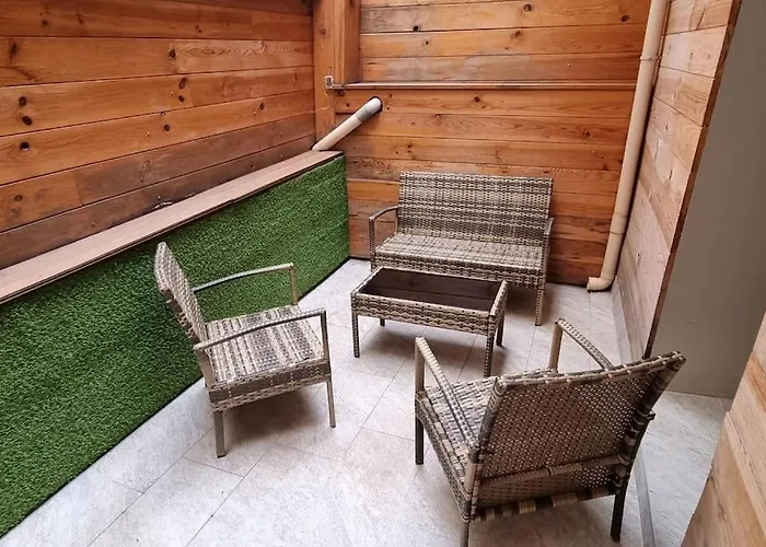 Agreable Avec 2 Places De Parking Dans Le Garage * Μπεζιέ